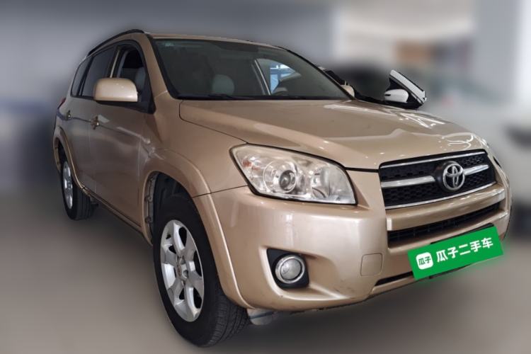 Used Toyota RAV4 2009 2.4L Automatic Luxury Edition Front Right 45 Deg