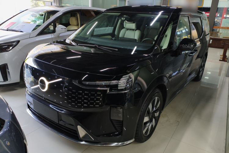 Used Volvo EM90 2025 Ultra Six-Seater