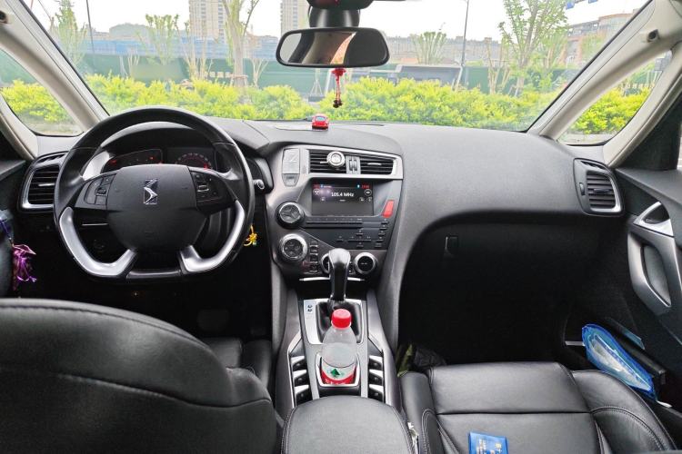 Used DS 5 2013 1.6T Luxury Edition THP160 Center Console