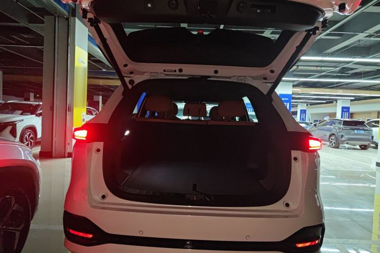 Used CHANGAN CS75 PLUS 2025 4th Generation 1.5T New Blue Whale Smart Luxury Edition Trunk