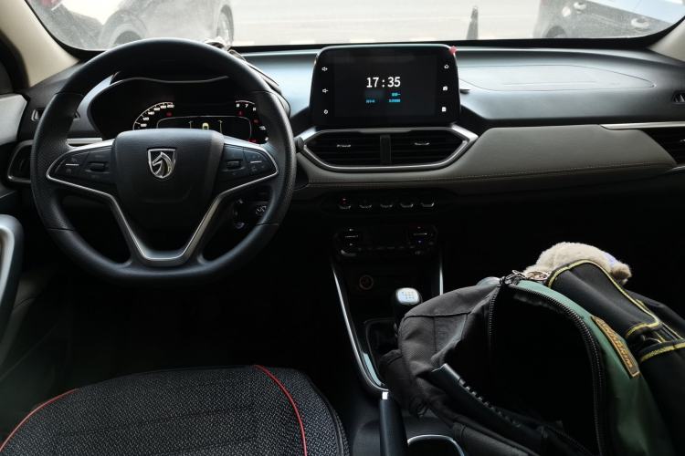 Used Baojun 510 2017 1.5L Manual Fashion Model
