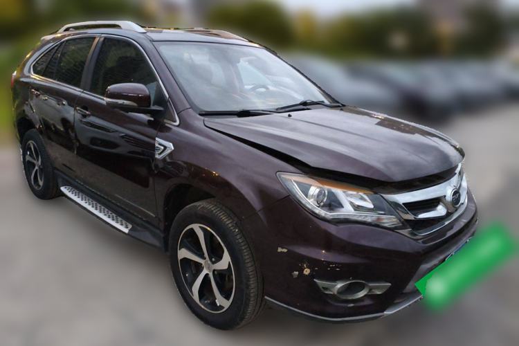 Used BYD S7 2015 2.0T Upgraded Automatic Luxury Version Front Right 45 Deg