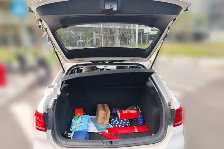 Used Volkswagen Gran Lavida 2013 1.6L Automatic Fashion Model
