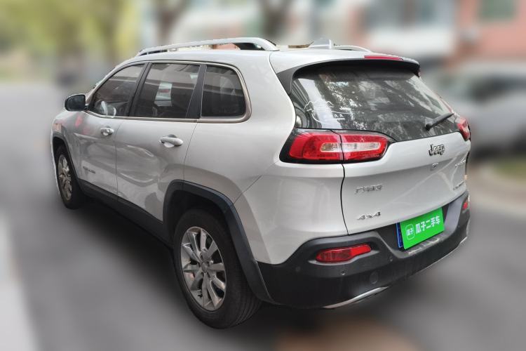 Used Jeep Cherokee 2016 2.4L Superior Edition
