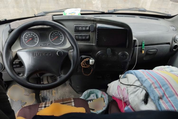 Used Iveco Power Daily 2017 2.5T Deluxe A37 High-Roof 6-7 Seater Bus 47Z5
