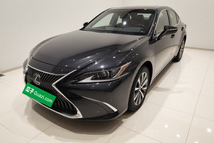 Used Lexus ES 2020 300h Premier Edition