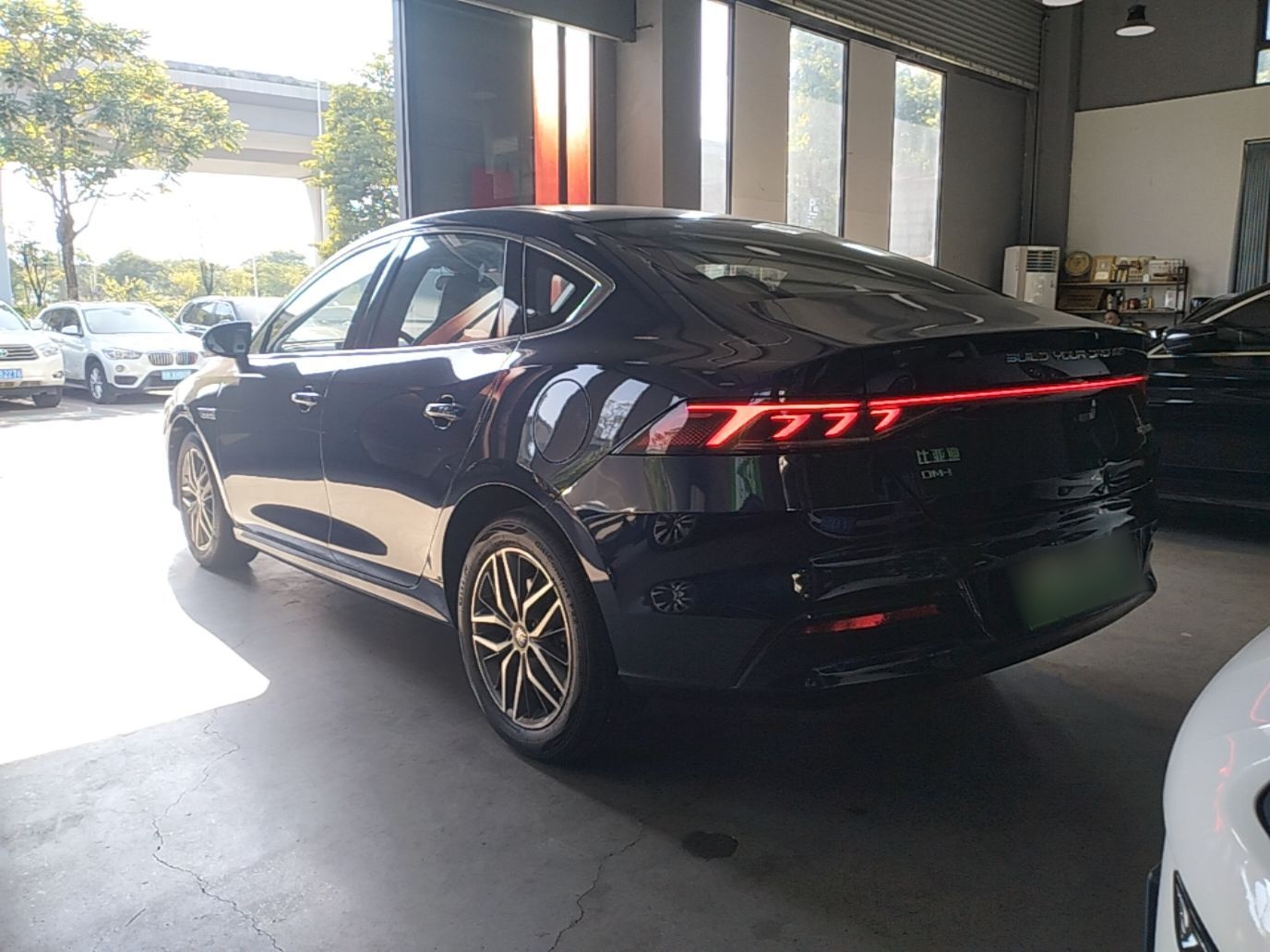 BYD Qin PLUS 2023 Champion Edition DM-i 55KM Superior Model — снимка 4