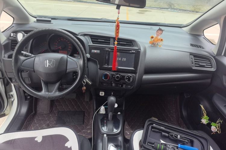 Used Honda Fit 2018 1.5L CVT Comfort Sunroof Version Center Console