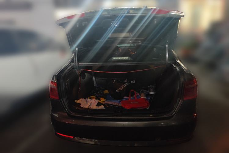 Used Volkswagen Lavida 2013 1.6L Manual Comfort Edition Trunk