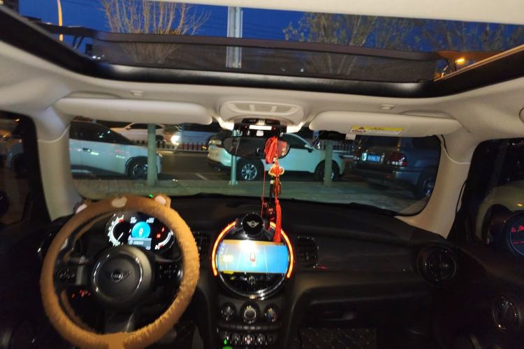 Used MINI 2023 1.5T ONE Center Console