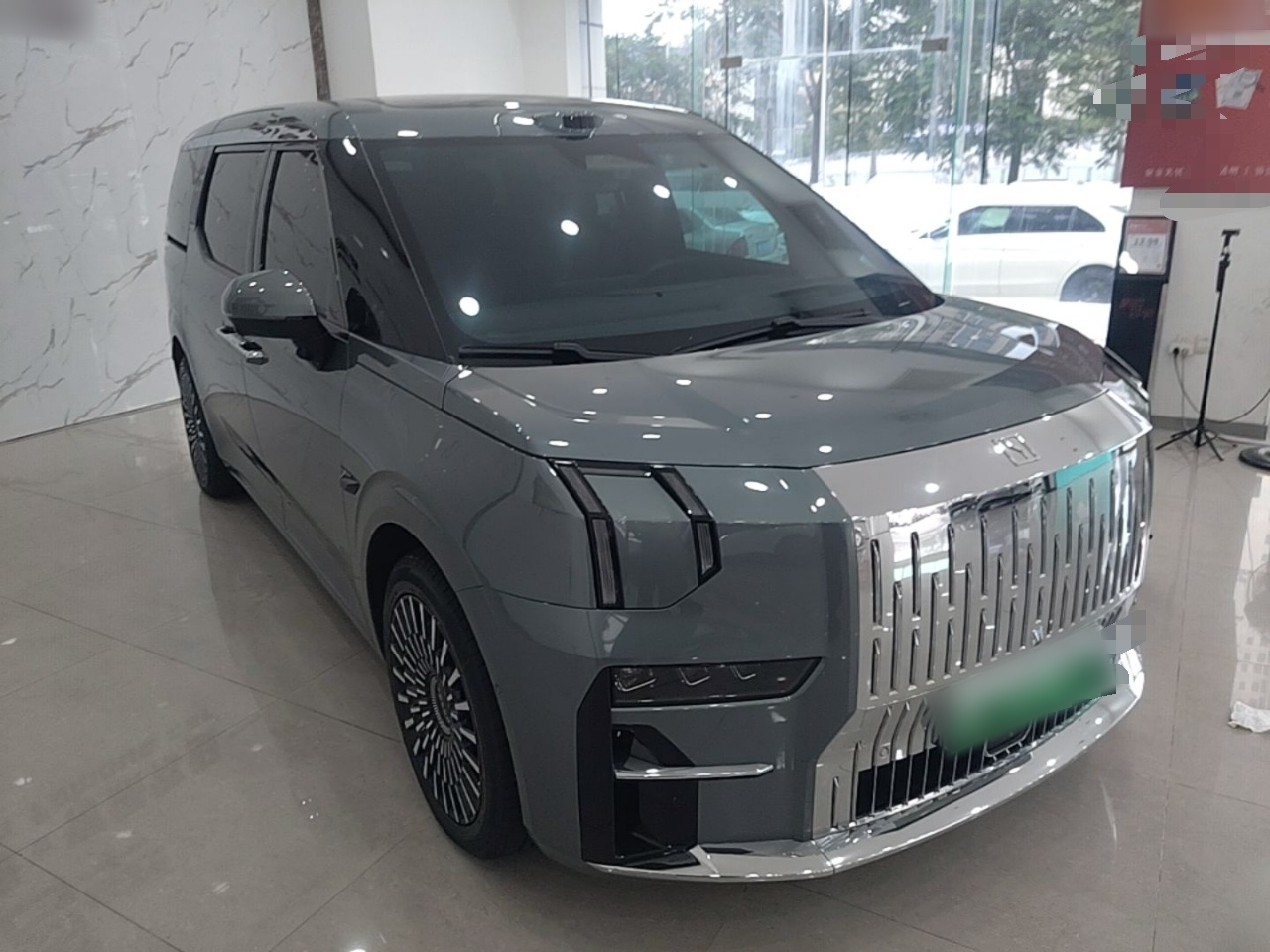 Zeekr 009 2024 7-Seater Aisle Version 108 kWh — снимка 3