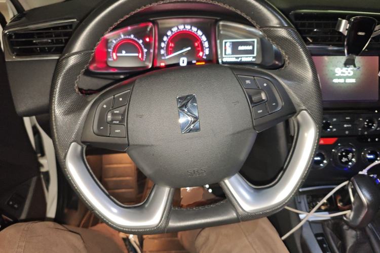 Used DS 6 2017 1.6T Luxury Edition THP160 Steering Wheel