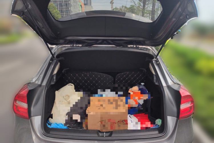 Used Mercedes-Benz GLA 2015 GLA 220 4MATIC Fashion Model Trunk