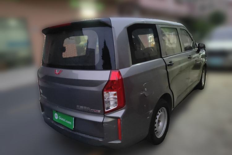 Used Wuling Hongguang PLUS 2019 1.5T Manual Standard Version 7 Seats
