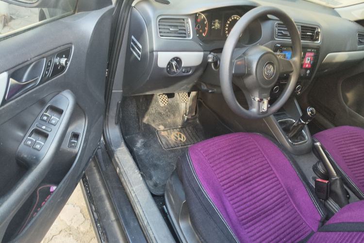 Used Volkswagen Sagitar 2012 1.6L Manual Comfort Model
