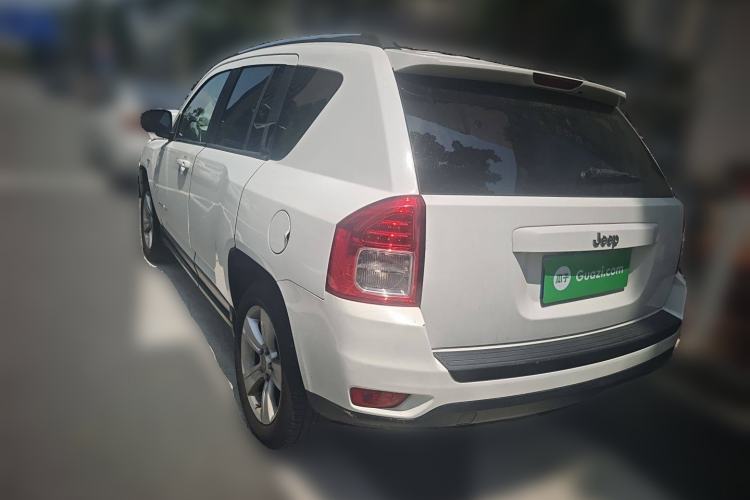 Used Jeep Compass 2013 2.4L four-wheel-drive sport version
