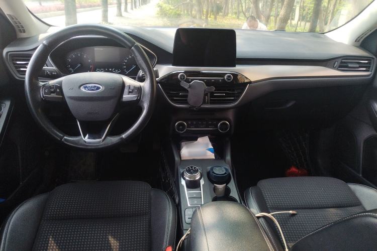 Used Ford Focus 2020 Sedan EcoBoost 180 Automatic Trend Edition Center Console