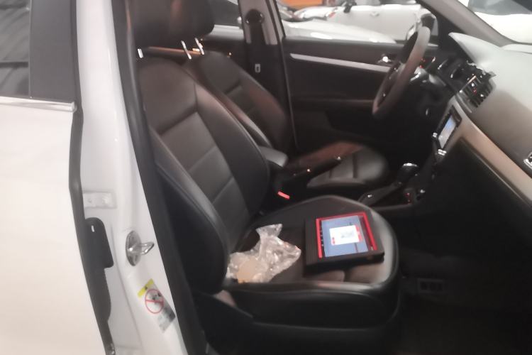 Used Volkswagen Gran Lavida 2015 1.6L Automatic Comfort Edition
