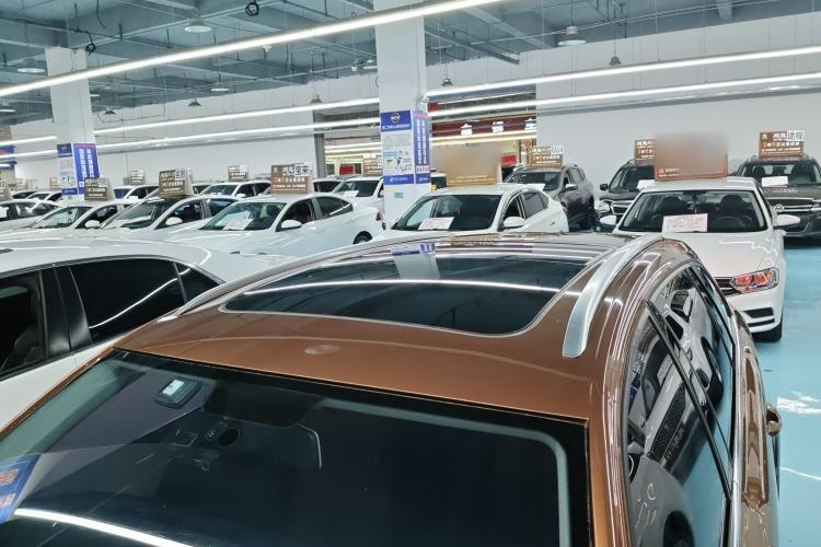 Used Volkswagen C-TREK 2017 1.6L Automatic Comfort Model Roof