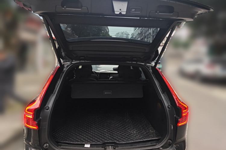 Used Volvo XC60 2025 B5 4x4 Smart Luxury Edition