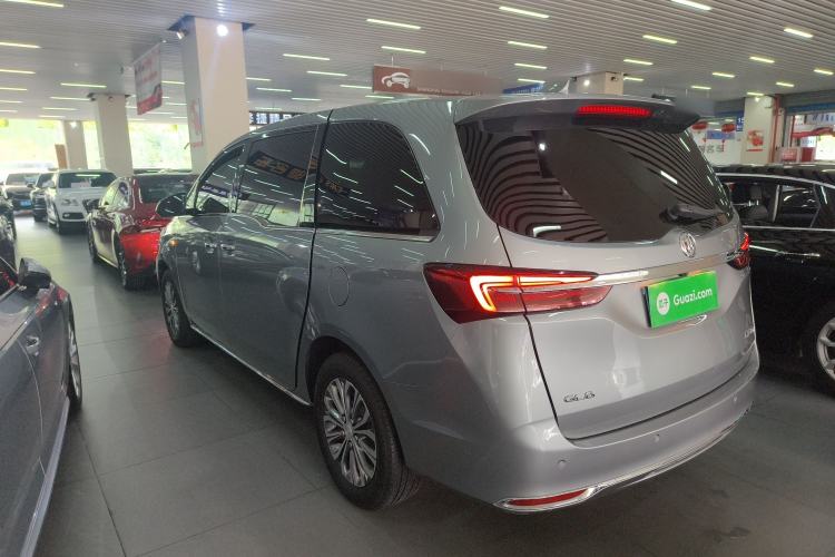 Used Buick GL8 2023 Facelifted Land Cruiser Executive Luxury Version
