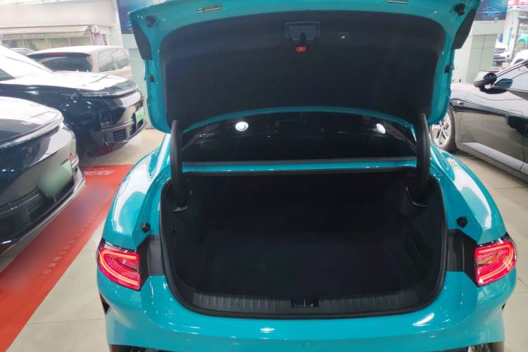 Used Xiaomi Auto SU7 2024 Four-Wheel Drive Ultra-Long Range Advanced Intelligent Driving Max Edition Trunk