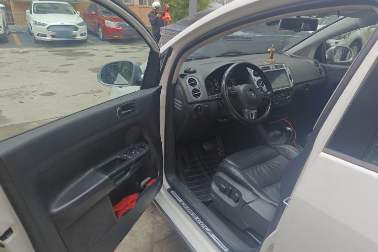 Used Volkswagen Golf 2011 1.4TSI Cross Golf Driver Seat