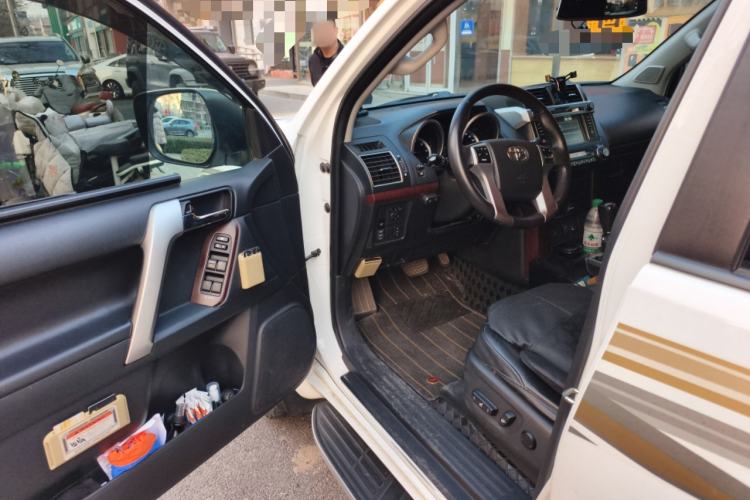 Used Toyota Prado 2014 4.0L Automatic TX-L NAVI
