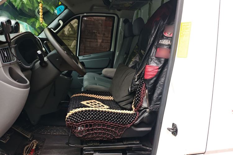 Used Foton Toano 2023 Urban Edition Van 2.0T Manual Short Wheelbase Low Roof Rear Single Tire 3-Seater Left Rear Seat