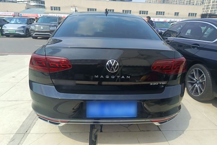 Used Volkswagen Magotan 2025 Revised Version Zhongxiang Edition 330TSI DSG Luxury Trim Rear