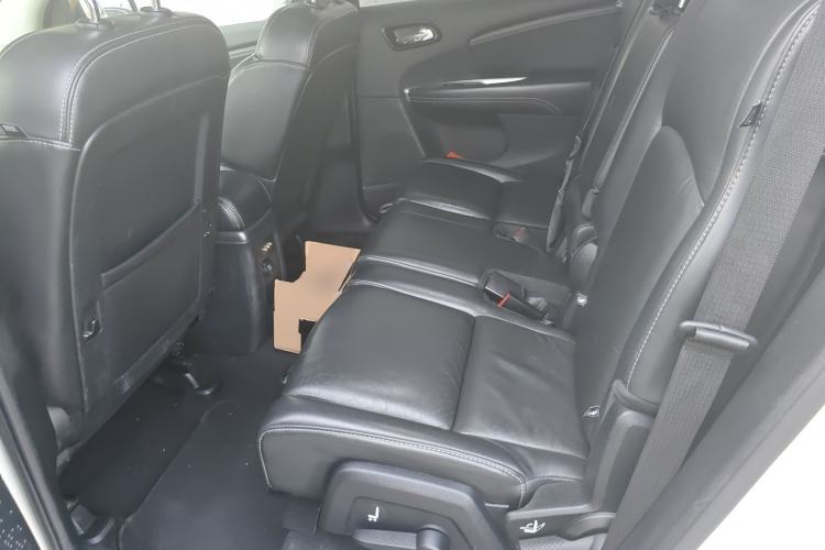 Used Dodge Journey 2013 2.4L Two-Wheel Drive Luxury Version