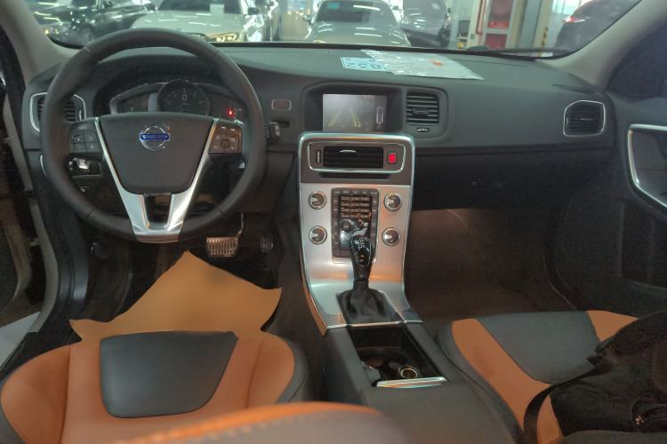 Used Volvo V60 2017 Cross Country T5 AWD China V Standard