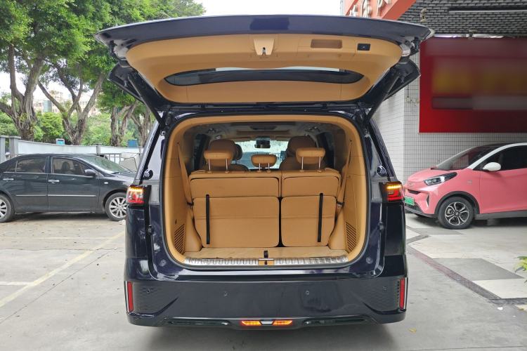 Used VOYAH Dream 2024 PHEV Ultra-Long Range Flagship Edition Trunk