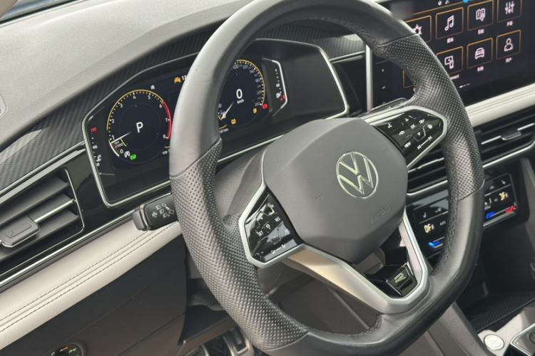 Used Volkswagen Tiguan L 2023 330TSI Automatic Two-Wheel Drive R-Line Enjoyment Edition
