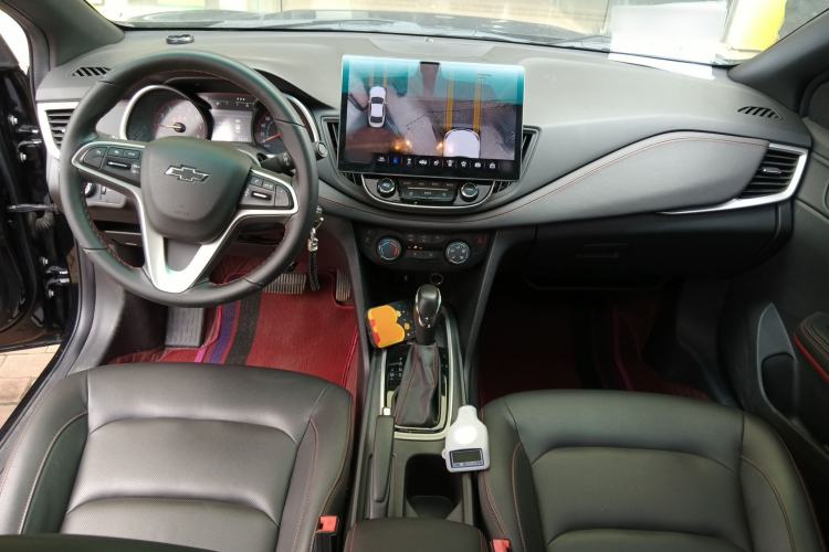 Used Chevrolet Monza 2020 Light Hybrid RS 330T Automatic Comfort Edition Center Console