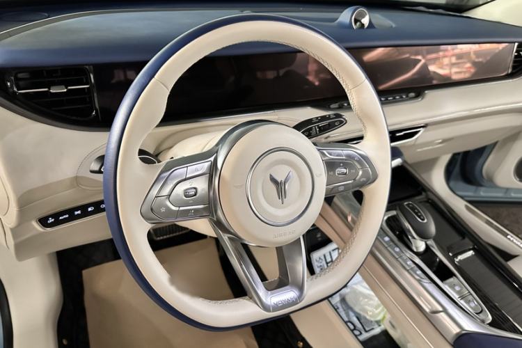 Used VOYAH FREE 2021 Four-Wheel Drive Standard All-Electric Exclusive Luxury Package
