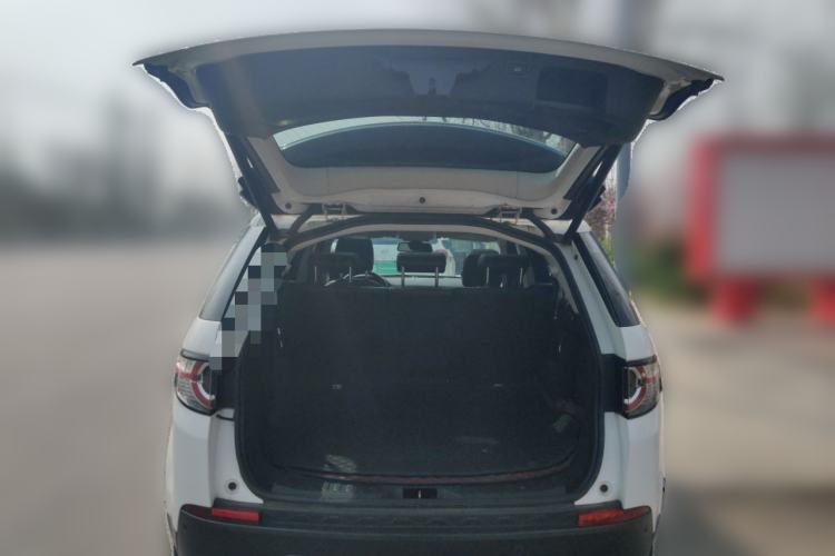 Used Land Rover Discovery Sport 2017 2.0T HSE Trunk