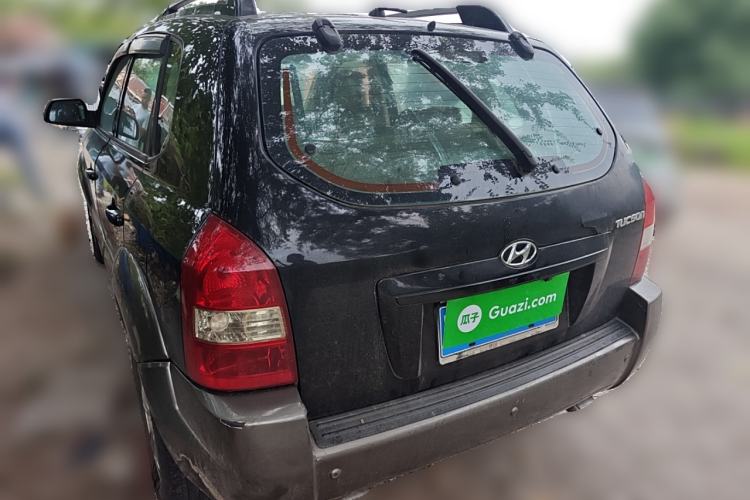 Used Hyundai Tucson 2009 2.0L Automatic Two-Wheel Drive with Sunroof