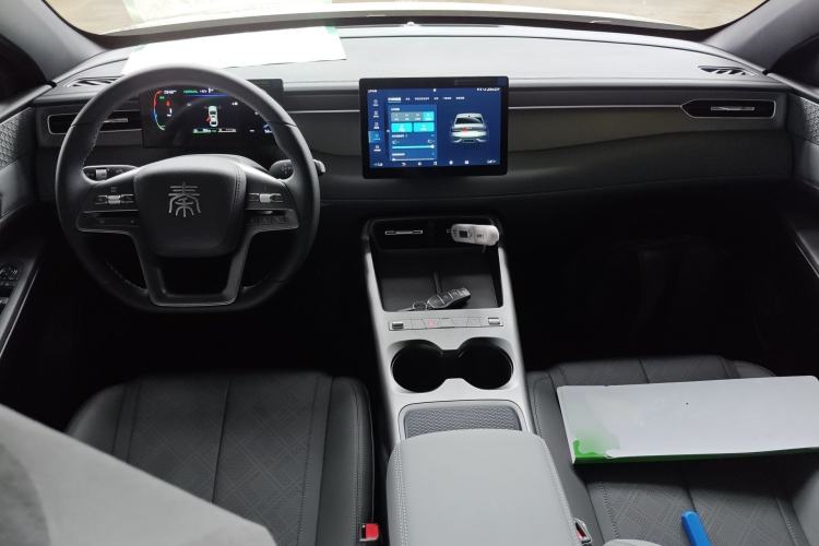 Used BYD Qin PLUS 2026 DM-i 128KM Progressive Model Center Console