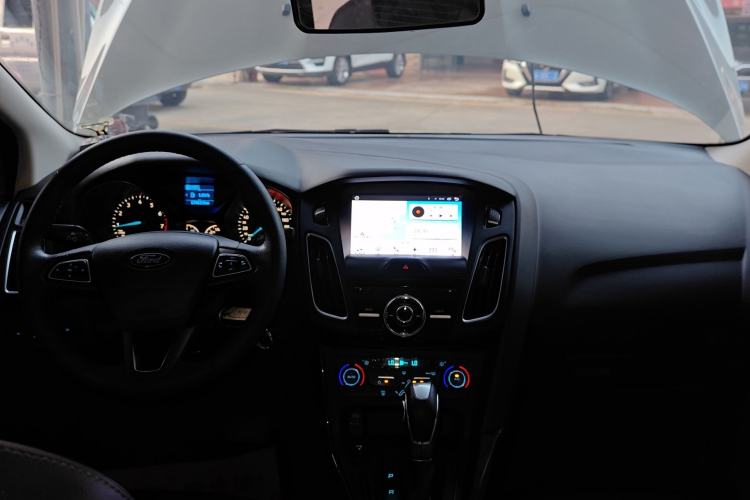 Used Ford Focus 2015 Sedan 1.6L Automatic Trend Model Center Console