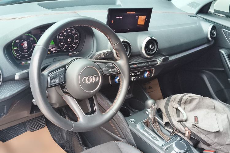 Used Audi Q2L e-tron 2022 Q2L e-tron Pure Electric Smart Enjoyment Model Center Console