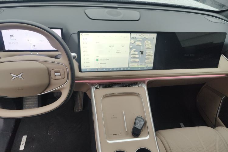 Used XPeng G9 2025 625 Long-Range Max Interior 2