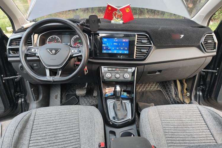 Used Jetta VS7 2021 1.4T Automatic Entry Model Center Console