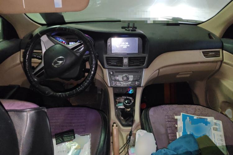 Used Soueast V5 Lingzhi 2013 1.5L Manual Comfort Model CNG Center Console