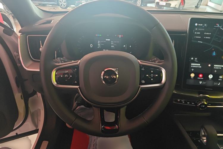 Used Volvo XC60 2026 B5 4x4 Smart Luxury Edition