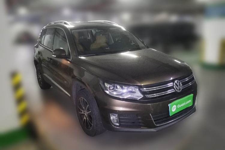 Used Volkswagen Tiguan 2015 1.8TSI Automatic Two-Wheel Drive Luxury Model Front Right 45 Deg