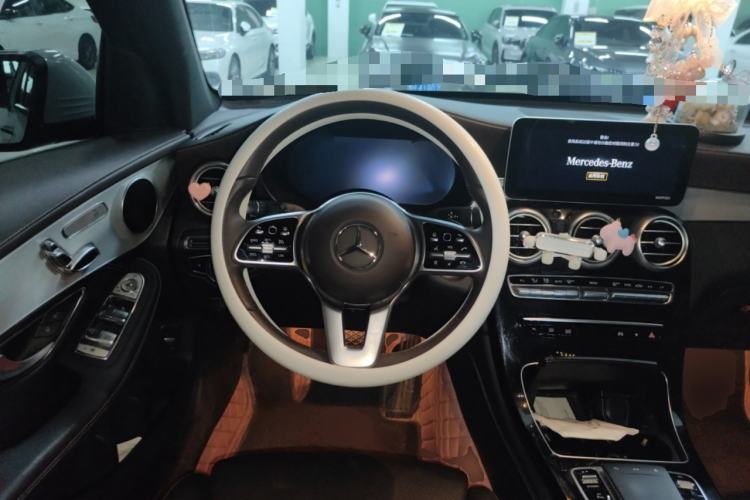 Used Mercedes-Benz GLC 2020 Facelift GLC 260 L 4MATIC Luxury Edition
