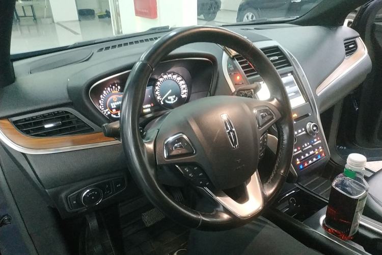 Used Lincoln MKC 2017 2.0T Two-Wheel-Drive Luxury Edition
