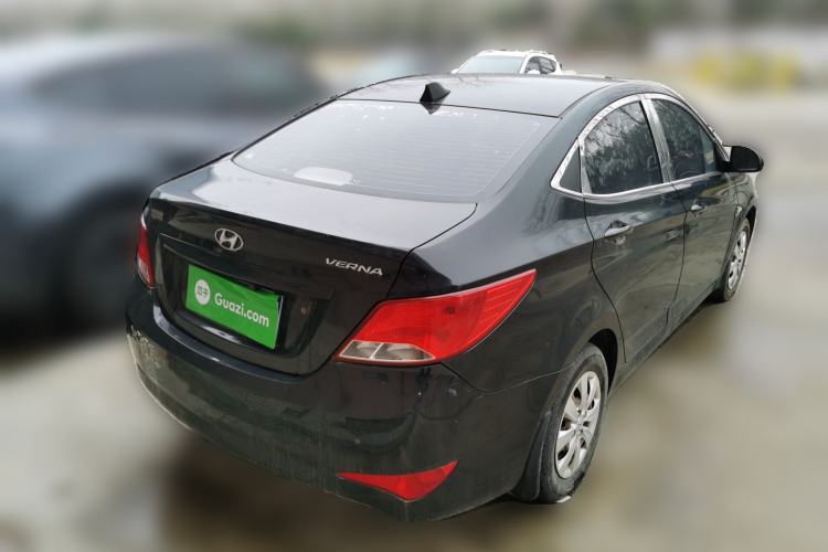 Used Hyundai Verna (older generation) 2014 1.4L Manual Smart GLS Trim Rear Right 45 Deg