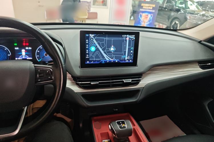 Used Hongqi E-QM5 2024 610 km PLUS Center Console